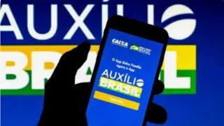 Bolsonaro edita decreto que regulamenta crédito consignado Auxílio Brasil BPC Cartão Benefício g1