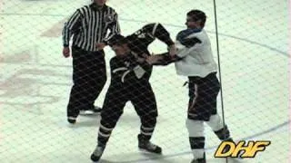 Cody Beach Vs Alex Theriau 9/12/10