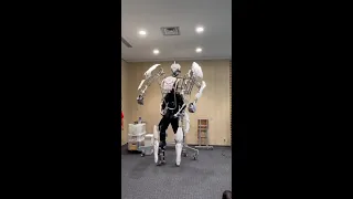 Экзокостюм Skeletonics