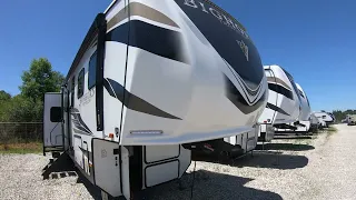 2022 Big Horn Traveler 37DB Fifth Wheel Walk Through Stock 10613