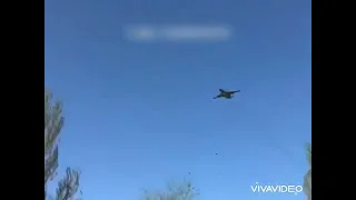 Su-25 caught flying on very low altitude over Donetsk.