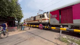 Extreme Furious Encounter Shanti Niketan Express Dangerous Aggressive Moving Throughout Railgate