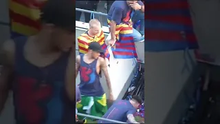 Neymar se pelea con Pique , Barcelona campeón