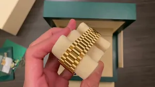 Unboxing Rolex Day Date 40 Yellow gold white Roman dial 228238