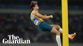 Armand Duplantis breaks pole vault world record for eighth time