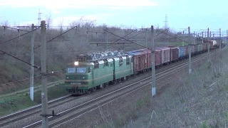 Электровоз ВЛ80Т-1288 с грузовым поездом