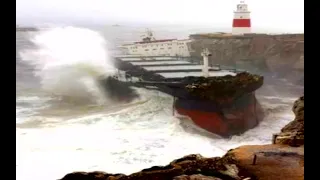 Large Oil Tanker Ships & Container Ships Crash after Giant Waves In Storm