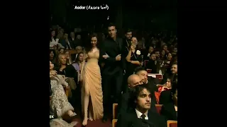 لحظة استلام أونور ويازجي جائزة أفضل ثنائي في حفل الفراشه الذهبيه 👑✨#اخوتي #اسيا #دوروك #asdor #