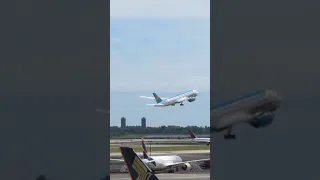 Uzbekistan Airways 787 Taking Off At JFK Int’l Airport