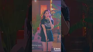 Sumin dan Isa Stayc nyanyi lagu SYANTIK