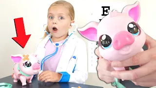 Pet Vet Doctor Kin Tin helps her Pet Pig! Pretend Play with My Pet Pig!