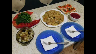 Готовлю вкусный ужин. Жду друга в гости.