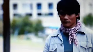 Tony Jaa - Casse un lampadaire d'un coup de pied - KICKS LAMPPOST (scène de film sans truquage)