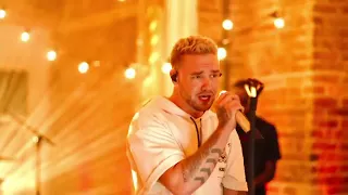 Liam Payne - Polaroid (Jonas Blue, Lennon Stella, and Liam Payne) in his VEEPS Show