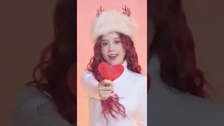 ChangMie hát Last Christmas và biến hình concept Giáng Sinh