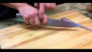 How to Hold a Knife with Chef Eric Crowley, Chef Eric's Culinary Classroom, Los Angeles, CA