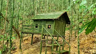 Handcrafted construction - bamboo house in the forest, beautiful & warm - Tropical forest