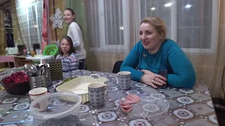 С ДНЁМ РОЖДЕНИЯ ПАПА!🍰🥗😍/ПРИЕХАЛИ ДРУЗЬЯ!😬🥰/Семья Жуковых