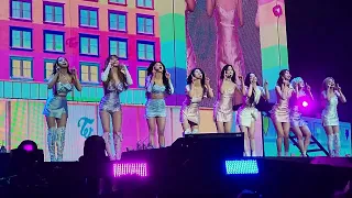 TWICE (트와이스) - Heart Shaker - Twice III Tour Dallas | 220222 [FANCAM]