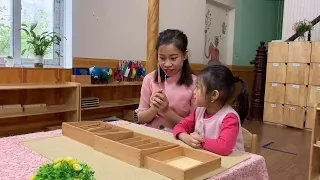 Tiết học Hộp que tính- Giờ Montessori - Mầm non Happykids