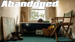 ABANDONED Untouched House with EVERYTHING Left Behind ! Some Very Cool Finds