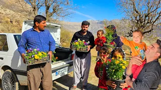 Buying garden flowers in the city greenhouse / Nomadic documentary by Saifullah and Arad