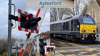 Class 67-hauled Belmond British Pullman at Aylesford Level Crossing, Kent