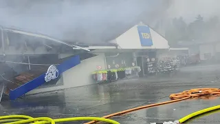 Einsatz fahrt mal anders|Gebäudebrand in Asslar|Feuerstufe 2/3