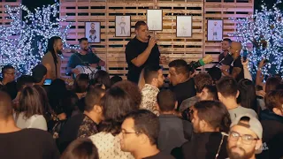 Grupo Menos é Mais no Brazolia Bar - Na Voz do Povo