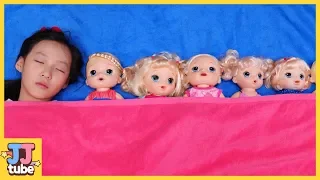 Jiwoo Pretend Play Babysitting Cry Baby Dolls / Nursery Playset Girl Toys [JJ tube]