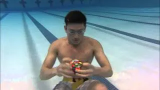 3 Rubik's cubes solved Underwater in 1 minute!