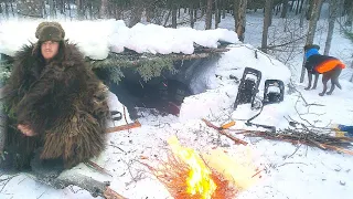 Winter Bushcraft Build Natural Primitive Shelter Solo Overnight - Snow Block Roof - Campfire Cooking