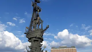 Москва  Памятник Петру I на Москва реке