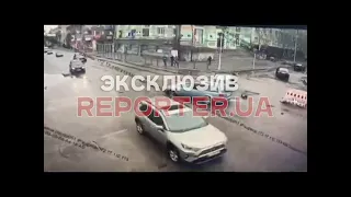 Видео момента: в Днепре во время ДТП пострадали две женщины