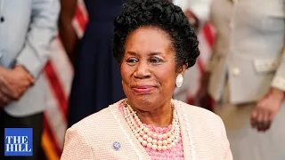 Sheila Jackson Lee holds a speech on THE FIRST JUNETEENTH national federal holiday | FULL