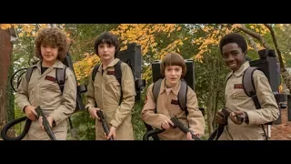 Stranger Things | Will Dustin Mike y Lucas se disfrazan de Cazafantasmas LATINO HD 2017