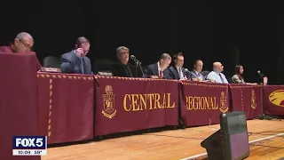 Outraged NJ community attends school board meeting after teen suicide