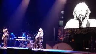 Barry Gibb Philadelphia 2014-  Gotta Get A Message To You