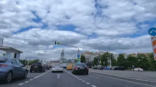 На машине по Москве Районы, бульвары, улицы города.