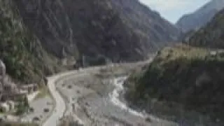 Protest at Georgian border as Russians arrive