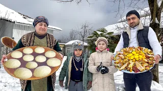 SPRING WITH SNOW IN OUR VILLAGE GRANDMA COOKING POMEGRANATE SAUCE AND TURKEY KEBAB | SAC BREAD