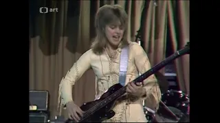 SUZI QUATRO - Hot Live jam / Bass solo  (1979)