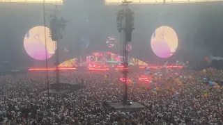 Coldplay - Adventure Of A Lifetime ( Stade De France July 16th)