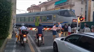 Passaggio a livello Pietra Ligure (SV) - Level crossing - Bahnübergang