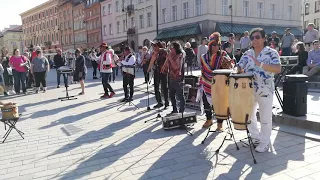 Old town Warsaw amazing street performers