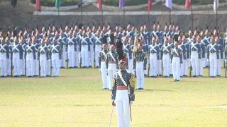 Humarap at pumagitna....Kad! (PMA Cadet Officers center march)