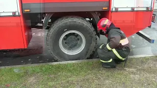 Подача воды от АЦ 5.0-40 (МАЗ 5434) без установки на водоисточник