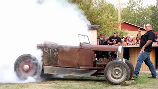1930 Model A hotrod burnout