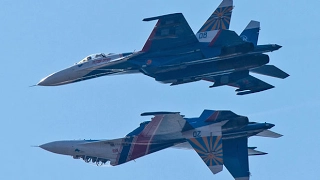 Фигура высшего пилотажа «Зеркало / Зеркальный полет». Су-27. Русские Витязи