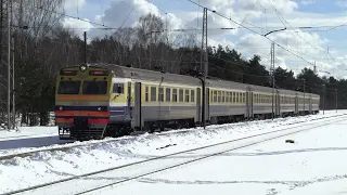 Электропоезд ЭР2-3034/1341 на ст. Саркандаугава / ER2-3034/1341 EMU at Sarkandaugava station